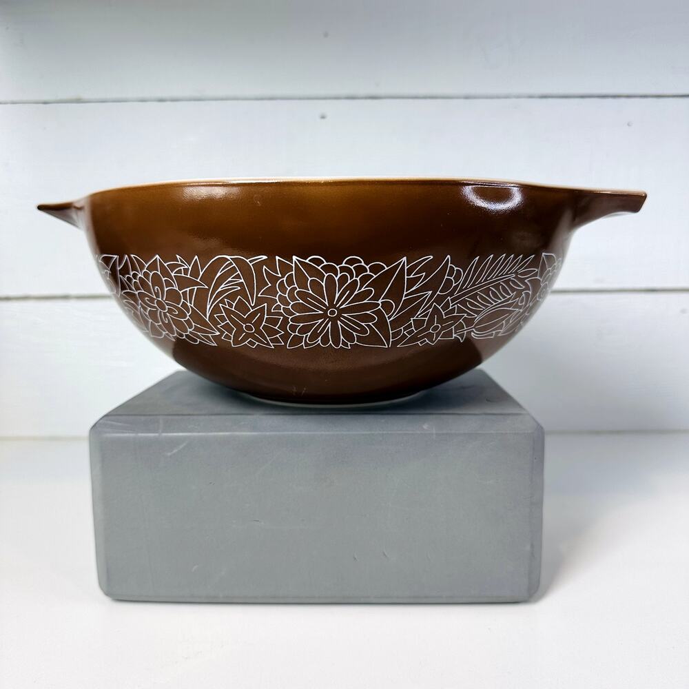Vintage, Pyrex Brown Woodland Mixing Bowl #444 Ovenware Serveware Food Table